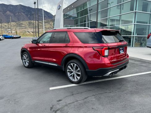 Certified 2025 Ford Explorer Platinum w/ Ultimate Package AWD/4WD image 8