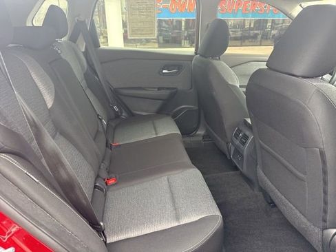 Used 2023 Nissan Rogue SV image 15