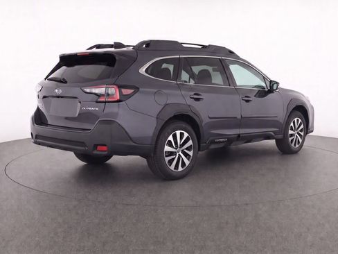 Used 2025 Subaru Outback Premium AWD/4WD image 3