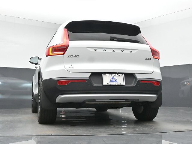 Used 2023 Volvo XC40 B5 Plus w/ Driver Assist Package AWD/4WD image 15