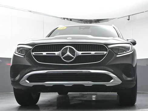 Used 2025 Mercedes-Benz GLC 300 image 34