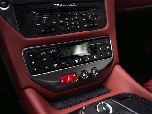 Used 2009 Maserati GranTurismo S RWD image 42