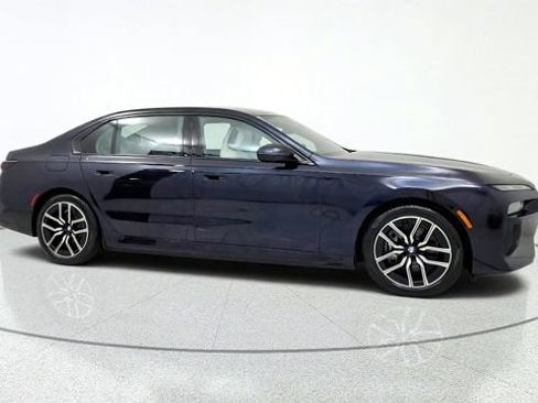 Used 2025 BMW i7 xDrive60 AWD/4WD image 1