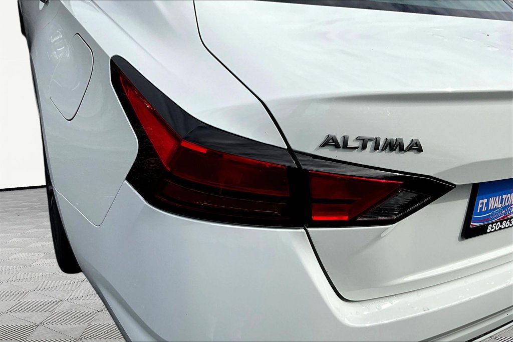 Used 2025 Nissan Altima 2.5 SV FWD image 24
