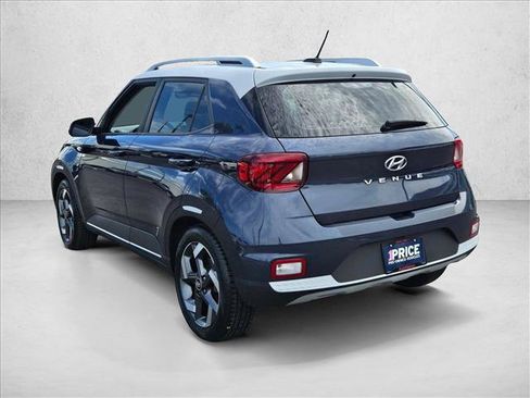 Used 2023 Hyundai Venue Limited w/ Cargo Package FWD image 8