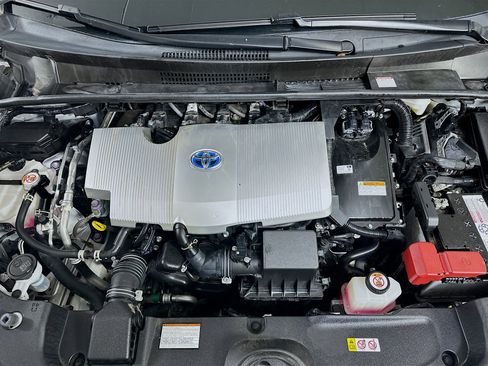 Used 2022 Toyota Prius LE image 32