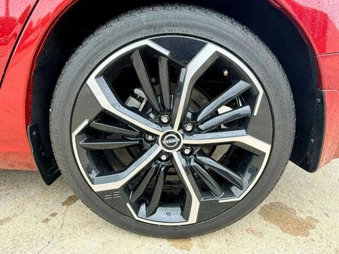 Used 2023 Nissan Altima 2.5 SR FWD image 8