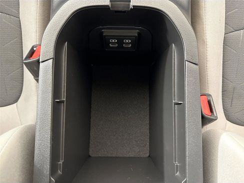 Certified 2022 Toyota RAV4 XLE image 31