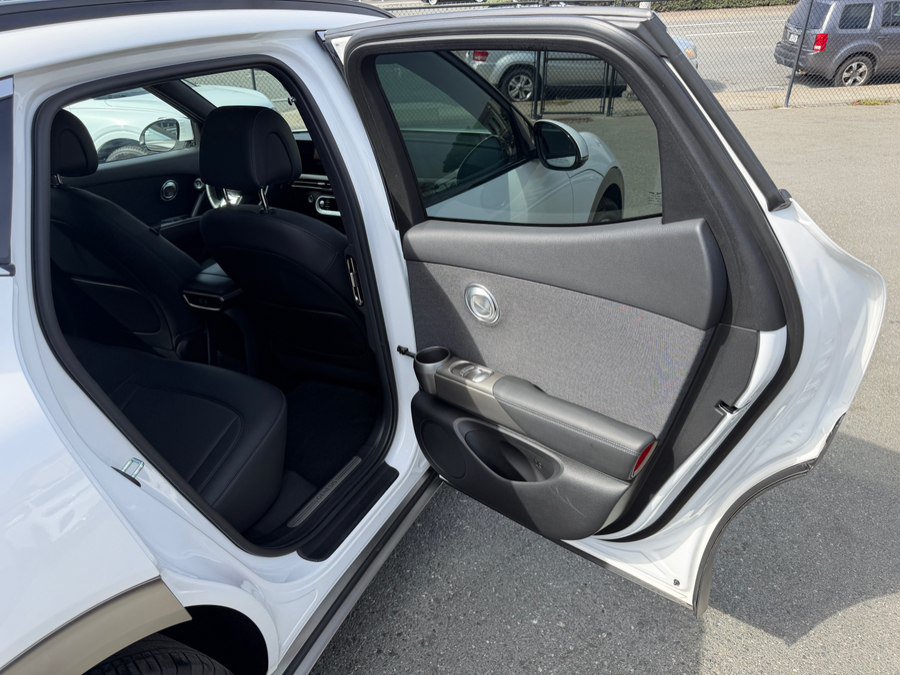 Used 2024 Genesis GV60 RWD image 42