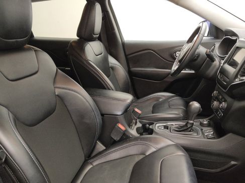 Used 2019 Jeep Cherokee Latitude Plus image 21