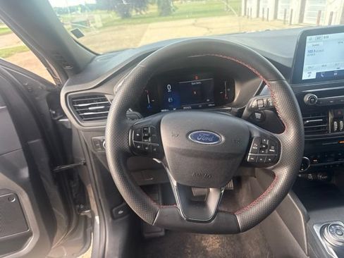 Used 2025 Ford Escape ST-Line Select AWD/4WD image 13