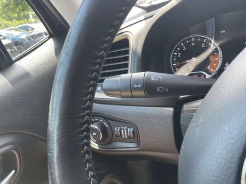 Used 2017 Jeep Renegade Limited AWD/4WD image 27