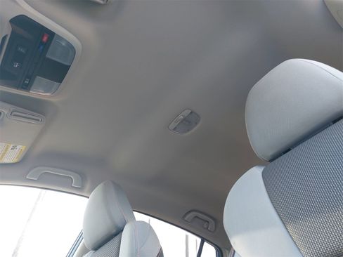 Used 2019 Subaru Crosstrek 2.0i Premium w/ Eyesight System image 28