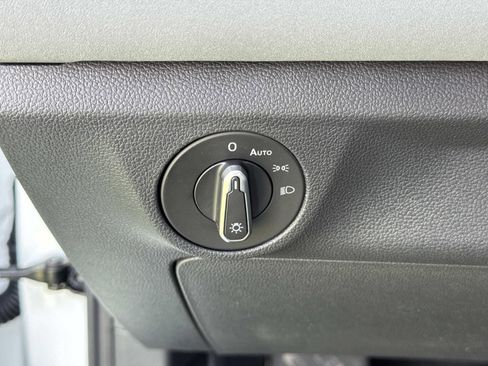 New 2026 Volkswagen Jetta SE FWD image 13