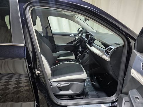 Used 2025 Volkswagen Taos SE w/ Panoramic Sunroof Package AWD/4WD image 35