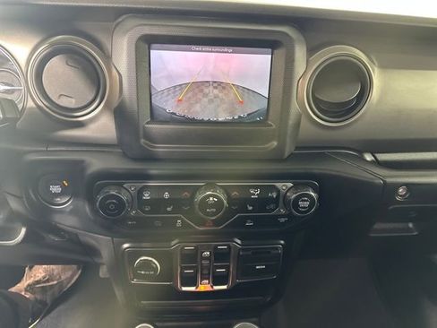 Used 2023 Jeep Wrangler Unlimited w/ Cold Weather Group image 22