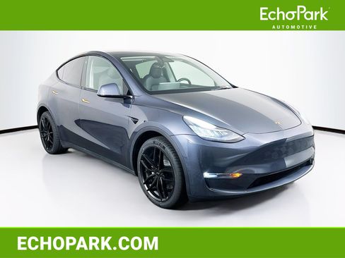 Used 2023 Tesla Model Y Long Range AWD/4WD image 1