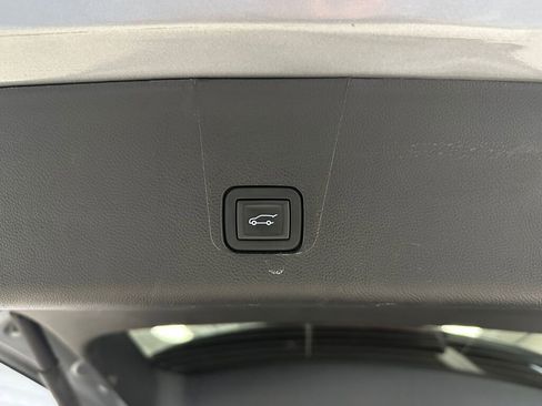 Certified 2023 Chevrolet Traverse RS w/ LPO, Floor Liner Package image 27