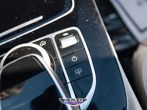 Used 2017 Mercedes-Benz E 300 image 38