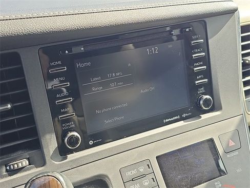 Used 2019 Toyota Sienna XLE image 19