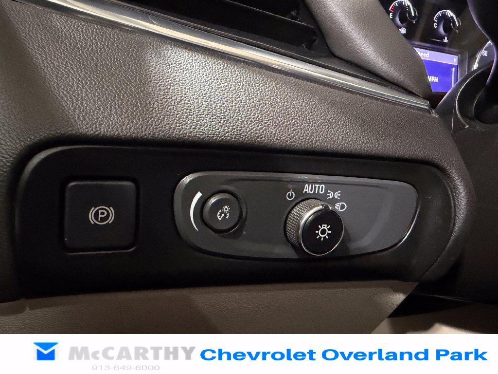 Used 2021 Buick Enclave Essence w/ Sport Touring Edition FWD image 17