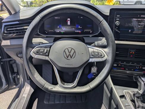 Used 2025 Volkswagen Jetta S FWD image 17