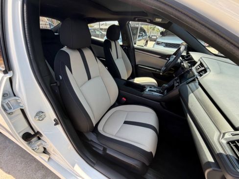 Used 2017 Honda Civic EX image 10