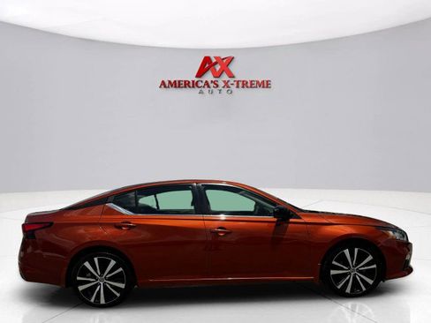 Used 2019 Nissan Altima 2.5 SR w/ SR Premium Package image 6