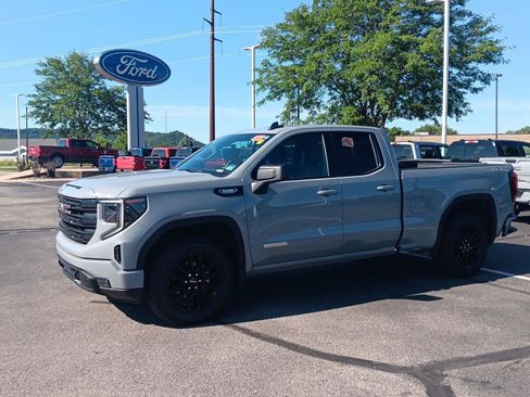 Used 2024 GMC Sierra 1500 Elevation AWD/4WD image 10