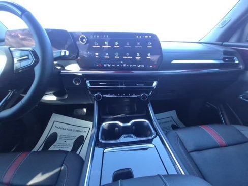 Used 2024 Chevrolet Traverse RS AWD/4WD image 26