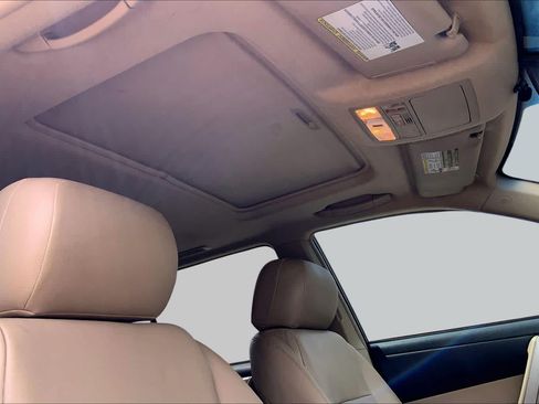 Used 2013 Toyota Highlander SE FWD image 14