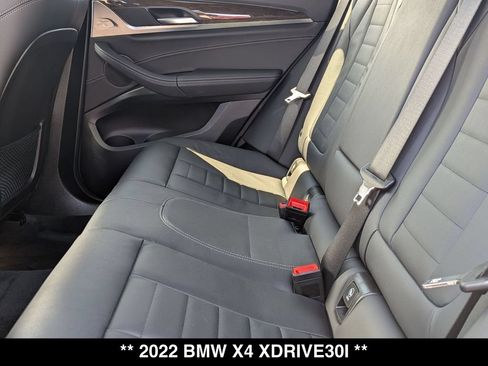 Used 2022 BMW X4 xDrive30i AWD/4WD image 3