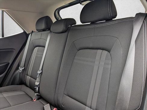 Used 2024 Hyundai Venue SEL image 17