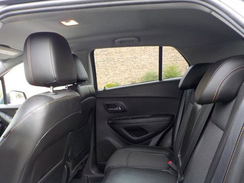 Used 2019 Chevrolet Trax LT w/ LT Convenience Package image 19