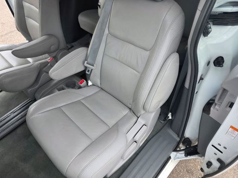 Used 2017 Toyota Sienna XLE w/ XLE Navigation Package image 28