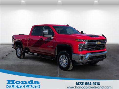 Used 2025 Chevrolet Silverado 2500 LT image 1