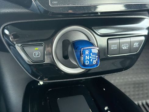 Used 2022 Toyota Prius Prime XLE FWD image 33