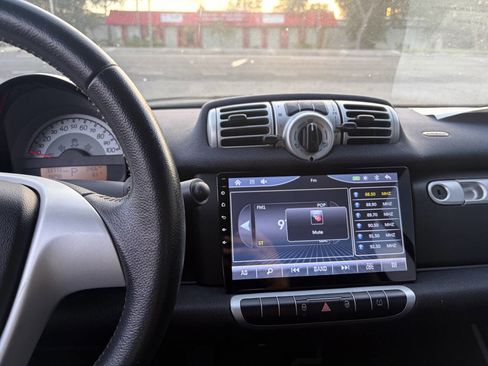 Used 2015 smart fortwo pure RWD image 12