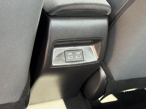Used 2025 Toyota Corolla LE FWD image 14