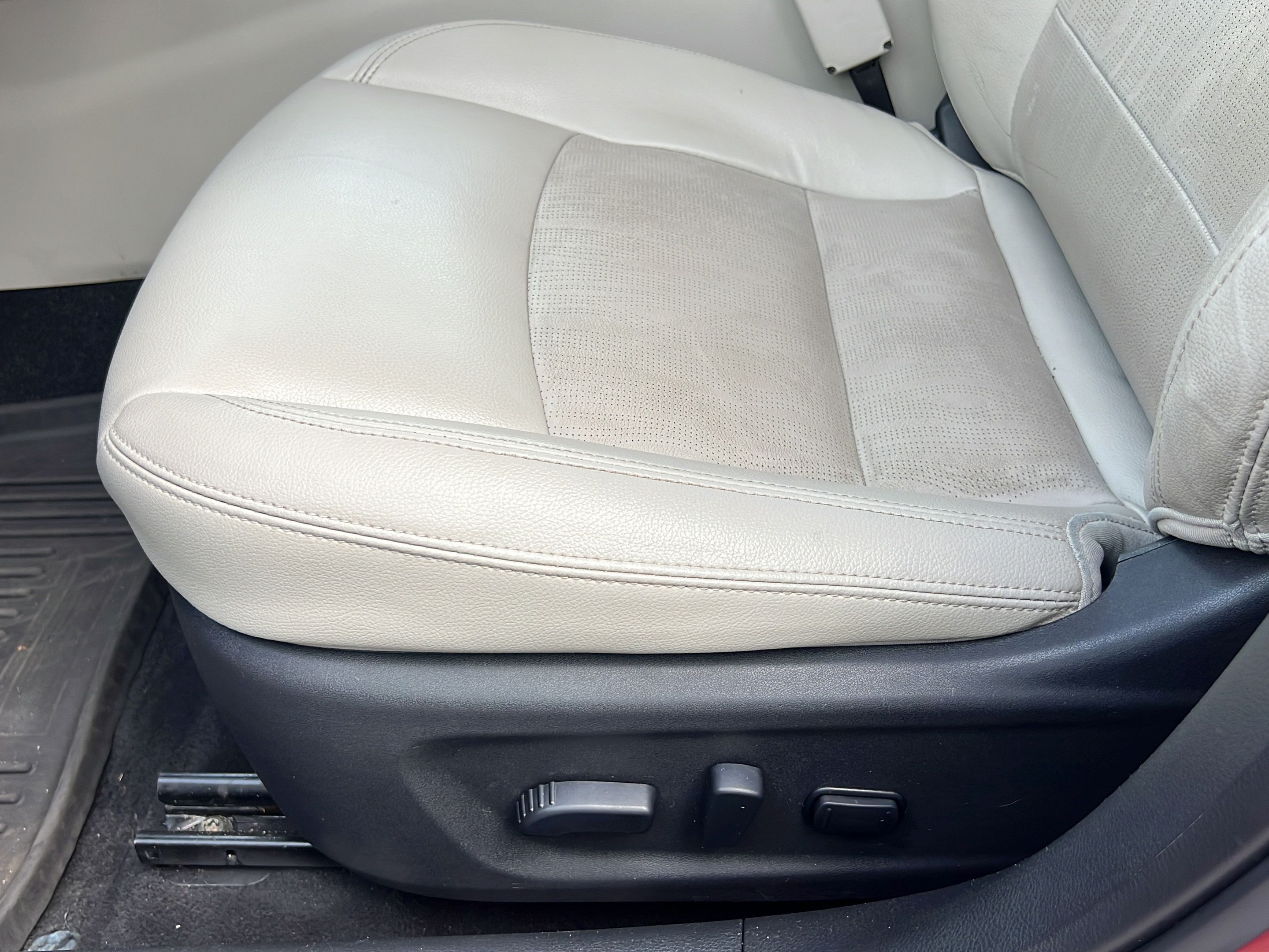 Used 2020 Nissan Altima 2.5 Platinum FWD image 15