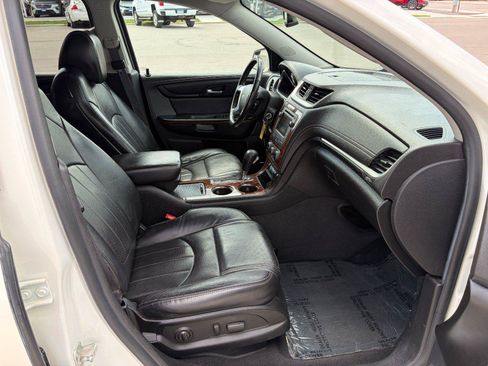 Used 2014 Chevrolet Traverse LTZ AWD/4WD image 27