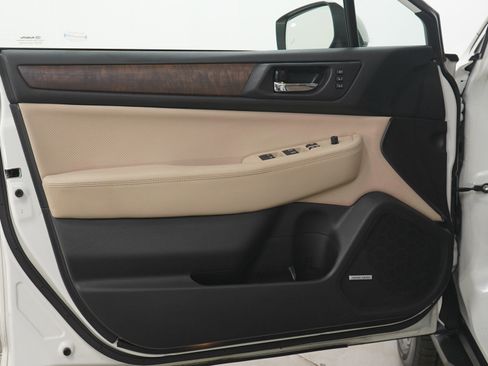 Used 2017 Subaru Outback 2.5i Limited image 16