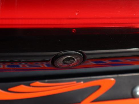 Used 2021 Chrysler Pacifica Touring-L image 51