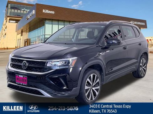 Used 2023 Volkswagen Taos SE image 3