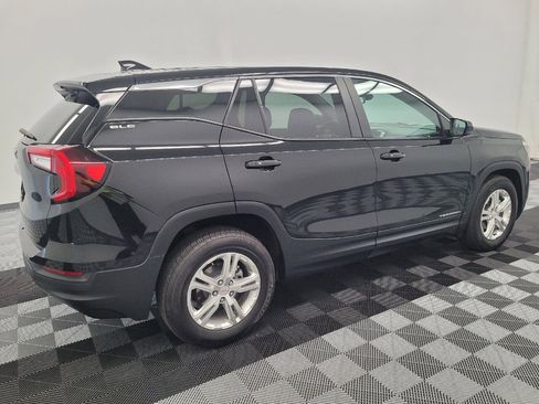 Used 2024 GMC Terrain SLE FWD image 10