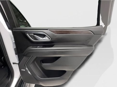 Used 2024 Chevrolet Tahoe LT RWD image 32