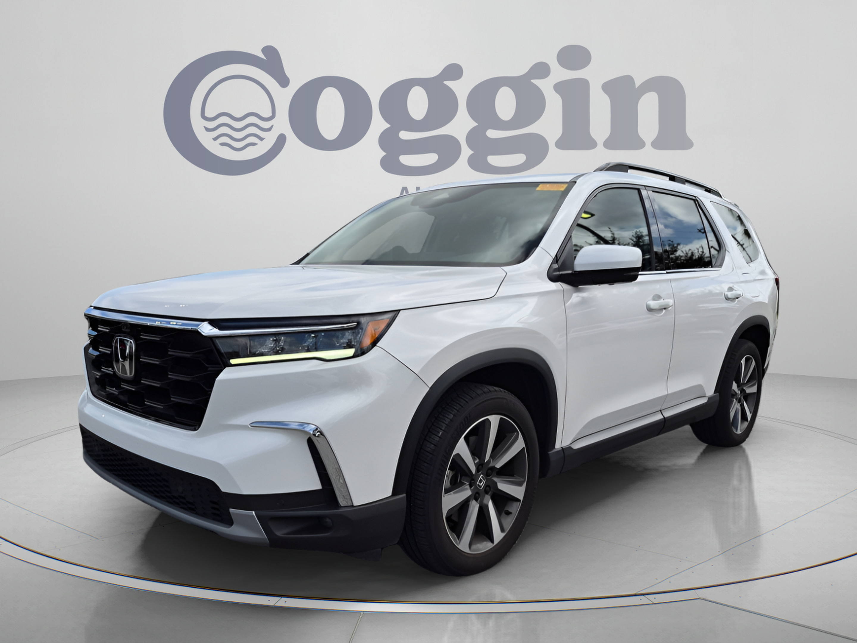 Used 2025 Honda Pilot Elite image 2