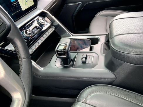 Used 2023 GMC Sierra 1500 Denali w/ Denali Reserve Package AWD/4WD image 15
