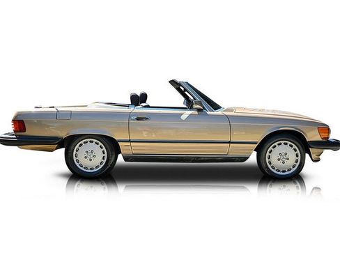 Used 1988 Mercedes-Benz 560 SL image 2