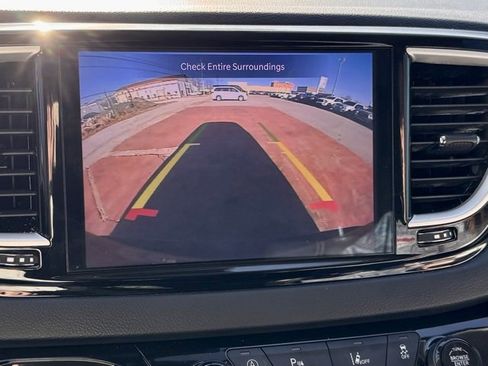 Used 2023 Chrysler Pacifica Touring-L image 19